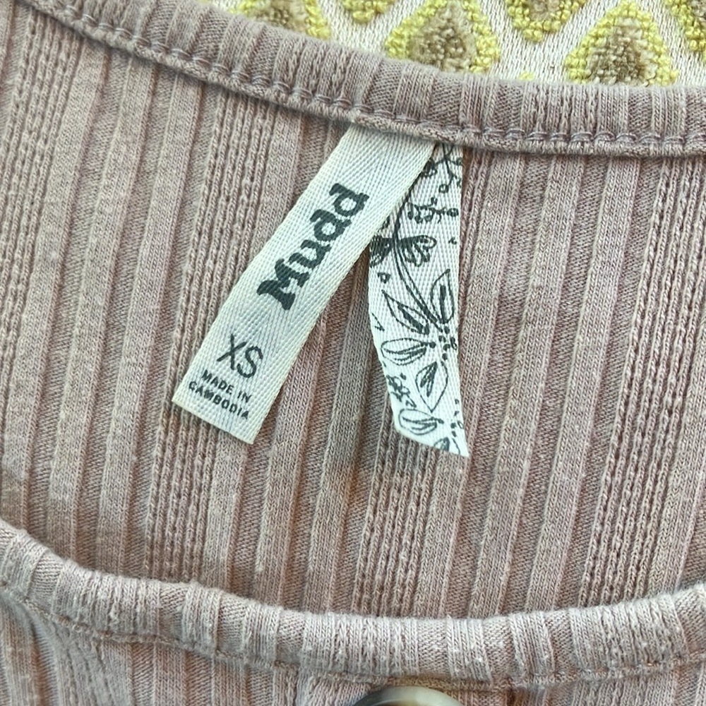 Mudd Light Pink Ribbed Cropped Button Tank Top NWOT - Picture 2 of 4
